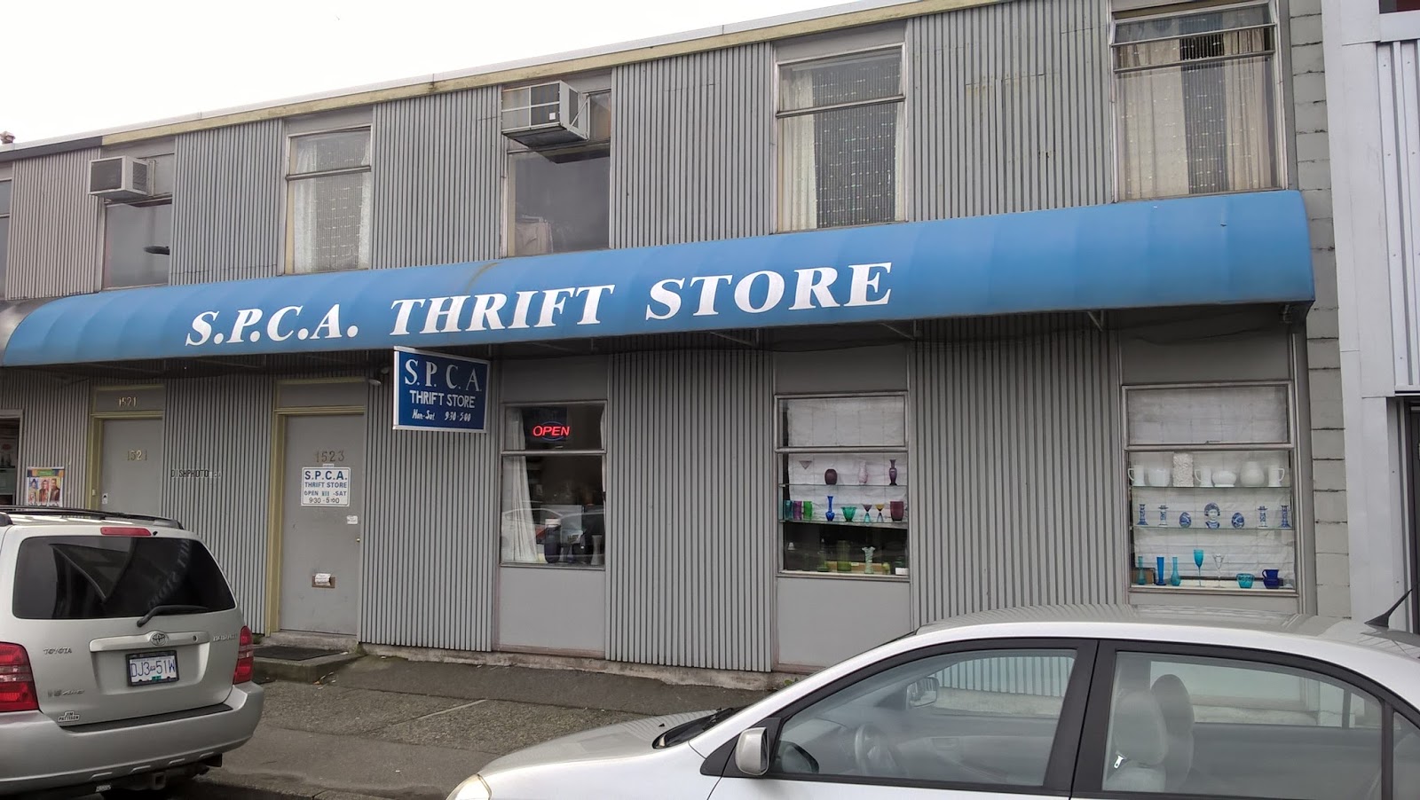 Non Profit Thrift Shops In British Columbia North Shore To Whistler North Vancouver West Vancouver Squamish