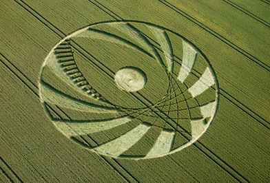 25-Silbury-Hill-Wiltshire-09-07-05-Wheat-OH