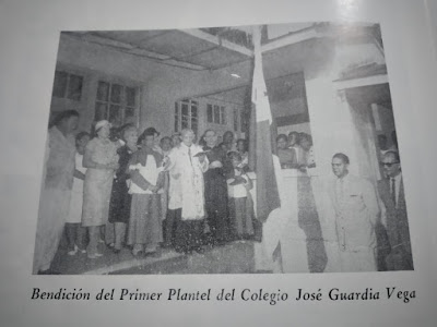inauguración del primer edificio del Colegio José Guardia Vega