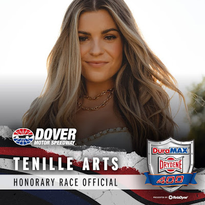 Tenille Arts #NASCAR Cup Series Dives into the Monster Mile