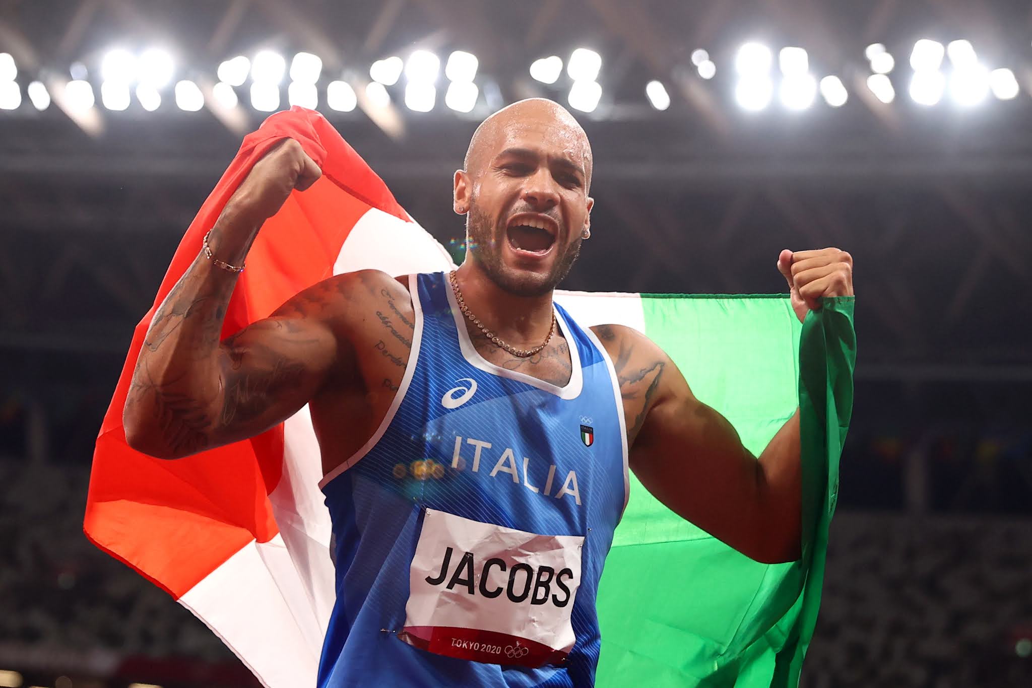 El italiano LaMont Marcell Jacobs se quedó con la medalla dorada en los 100 metros y es el hombre más rápido de Tokio 2020