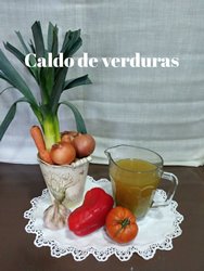 https://www.carminasardinaysucocina.com/2019/05/caldo-de-verduras.html