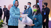 Ketua TP PKK Riana Sari Arinal Beri Bantuan kepada Mahasiswa Unila dan Masyarakat Lampung yang Berada di Perantauan
