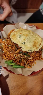 Nasi Krengsengan di Pujasera Pak Edgar