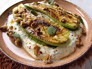 Тиквички на тиган в млечен сос и запечени орехи * Zucchine in padella con salsa allo yogurt e noci tostate