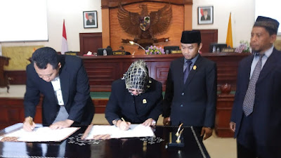 <b>Gubernur dan Pimpinan DPRD NTB Tandatangani Nota Kesepakatan KUA APBD 2019</b>