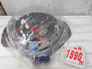 中古品　ベイブレード　１９９０円