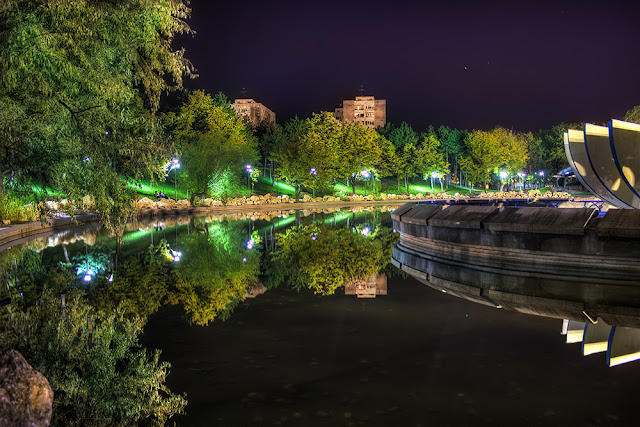 Fotografie HDR noaptea in parc