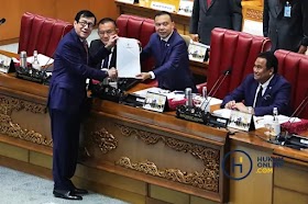 Tok! DPR RI Sahkan RKUHP Menjadi Undang-Undang Tok! DPR RI Sahkan RKUHP Menjadi Undang-Undang