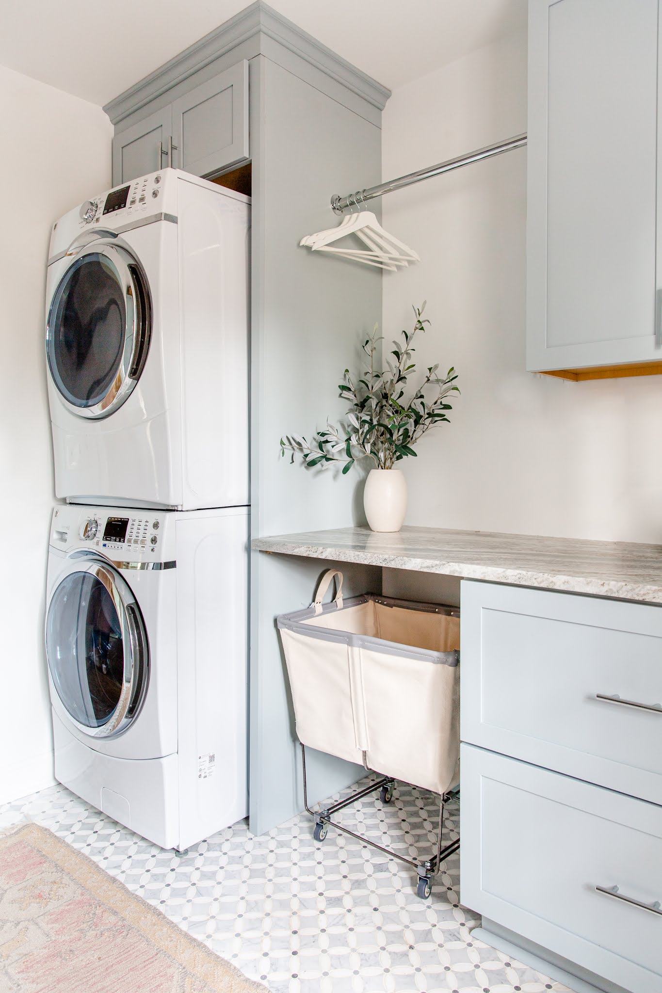 https://www.oliveandtate.com/2020/08/design-plan-laundry-utility-room-with.html