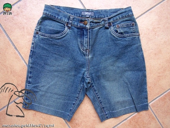 How to sew shorts from old jeans.