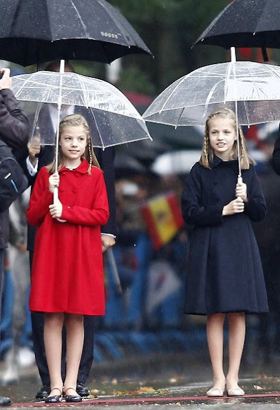 Queen Letizia wore dress,Leonor red coat earring style fashions