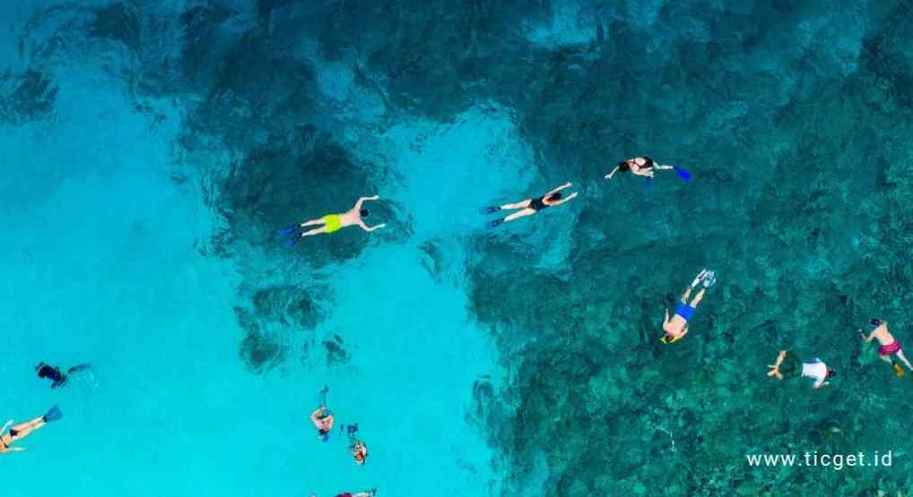 best-time-to-do-snorkeling-at-manta-bay