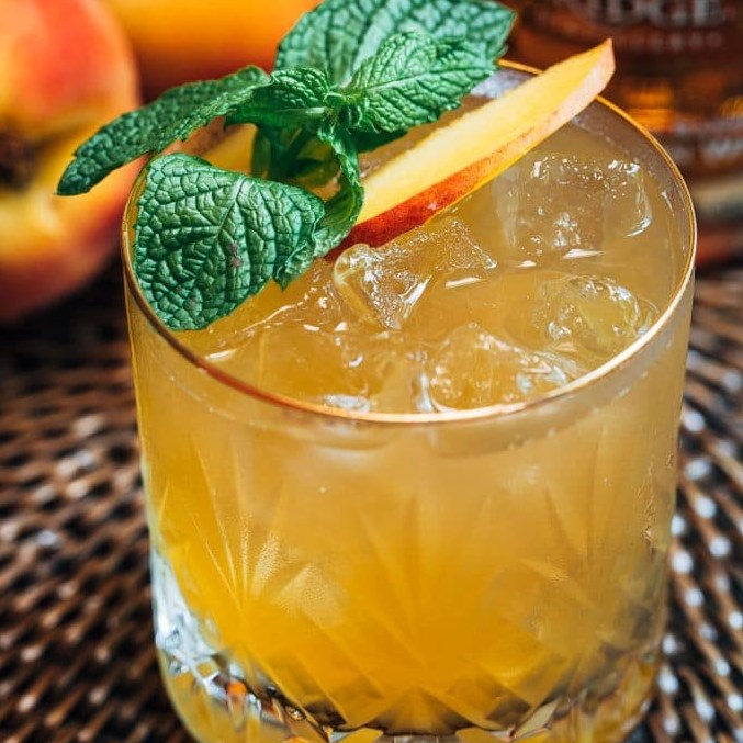 BOURBON PEACH SMASH #drinks #nonalcoholic