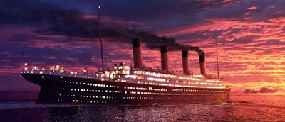 El buque crucero MS Balmoral zarpa hoy del puerto de Southampton Inglaterra para recrear durante doce días el viaje del Titanic, el famoso transatlántico que se hundió en 1912