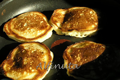 Diverse Clatite Pufoase Buttermilk Pancakes