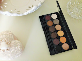 Sleek i-Divine Eyeshadow Palette in Au Naturel