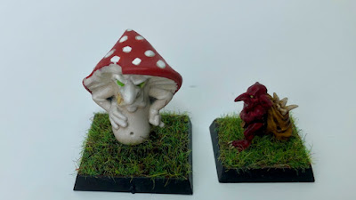 Blood Bowl Red Snotling Team Token and Bribe Token Painted Grass Bases