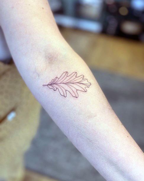 80 tatuagens de folhas para as mulheres que amam a natureza