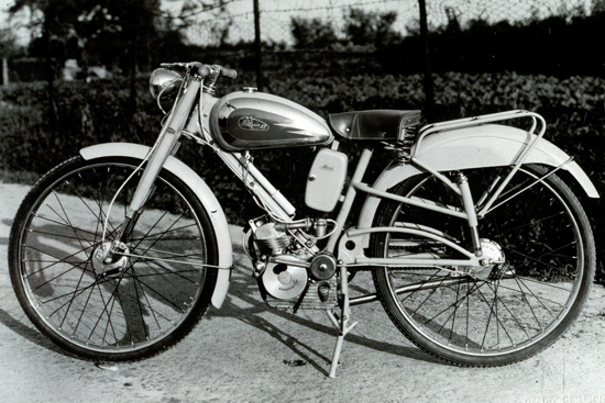 Ducati Cucciolo on a Nettunia frame