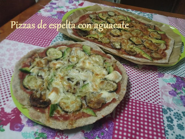 PIZZA DE ESPELTA CON AGUACATE