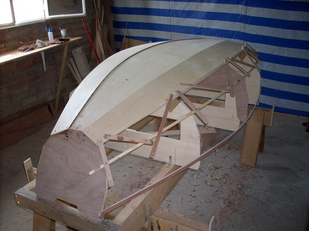 simple clinker ply dinghy w/good building instructions?