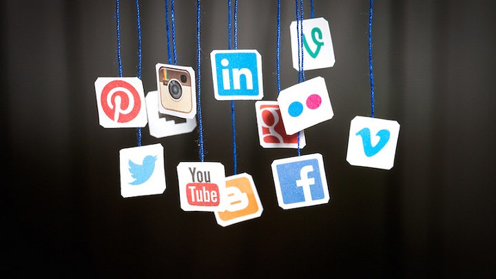 Sisi Gelap Media Sosial, dari Bot Sampai Follower Palsu