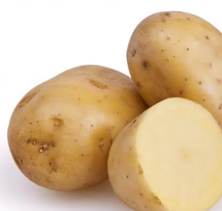 cara menghilangkan kantung mata dengan kentang