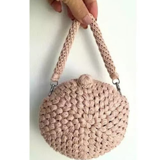 Elegante Bolso de Manos a Ganchillo