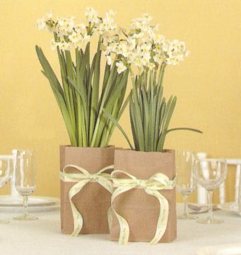 Centerpieces Here is the paper bag motif I think is really cute and fun