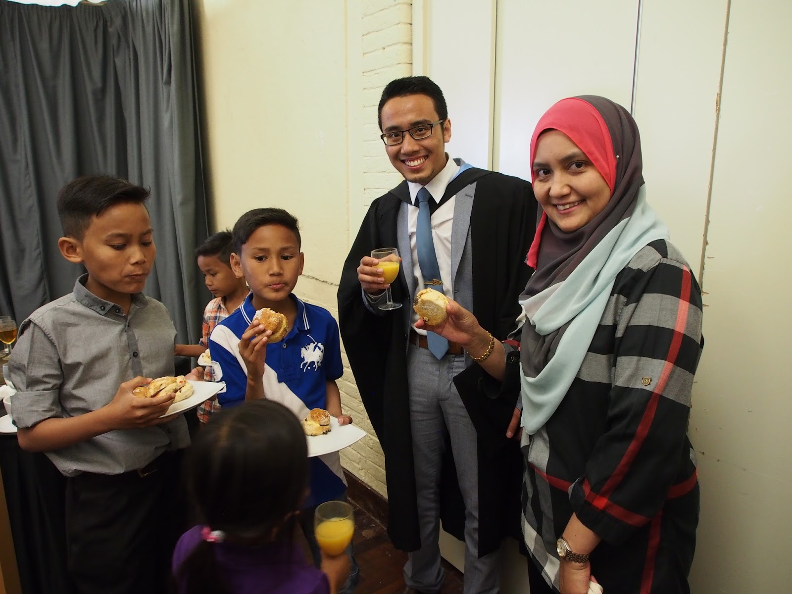 Gelama Busuk: Graduation Adik di Southampton