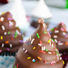 MARSHMALLOW HIGH-HAT CUPCAKES