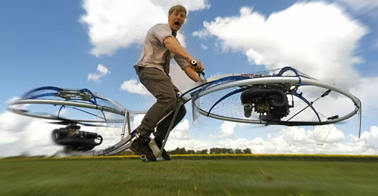 Cientista louco cria bicicleta voadora tipo drone que funciona de verdade - Capa
