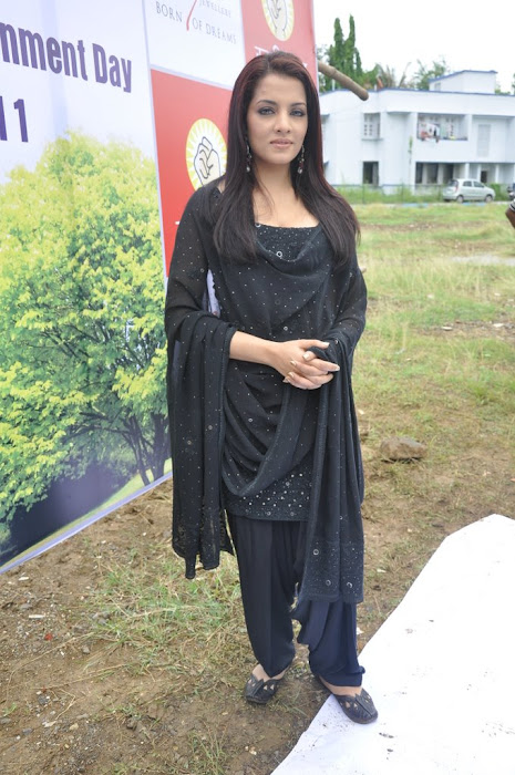 celina jaitley diya diamonds world environment day hot photoshoot