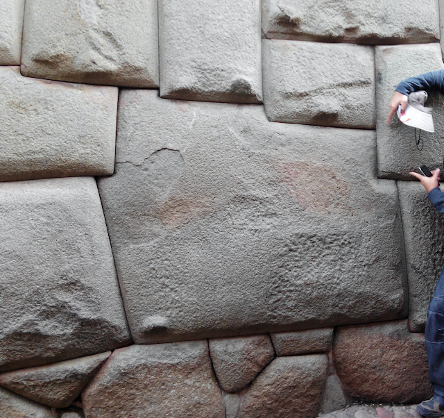 Piedra de los doce ángulos, Cuzco