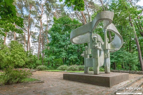 Węgorzewo żołnierski pomnik projektu Ryszarda Wachowskiego
