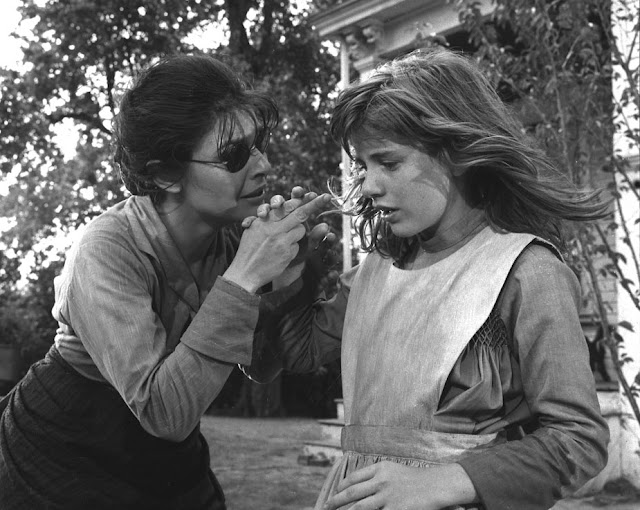 Anne Bancroft and Patty Duke in The Miracle Worker (1962)