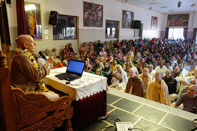 Sankarshan Das Adhikari - Srimad Bhagavatam Lecture--Vrindavan, India