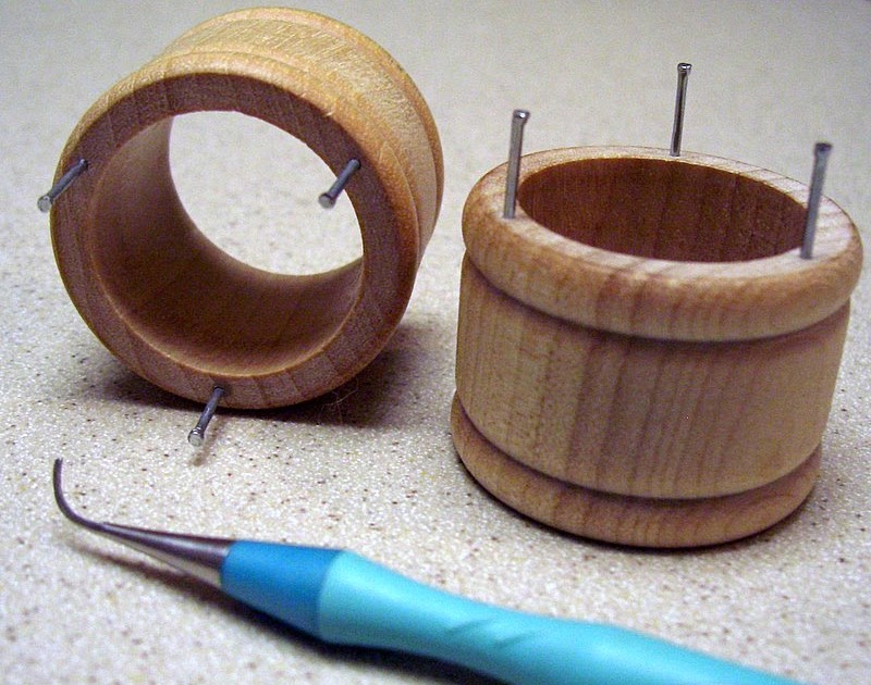 Stormdrane's Blog: Homemade knitting spools