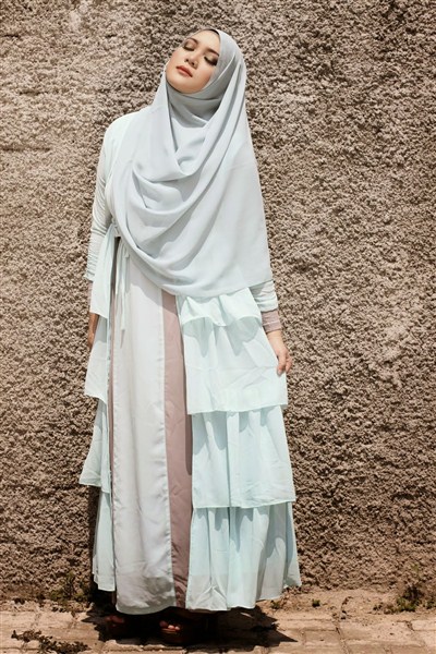 Suasana lebaran menjadi momen yang sangat dinanti bagi umat muslim khususnya 21 Trend Model Busana Muslimah Syar'i Terbaru untuk Idulfitri 2017/2018