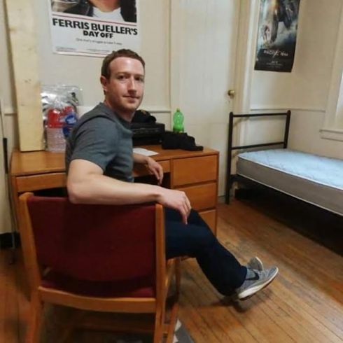 12 years after dropping out, Mark Zuckerberg receives an ...