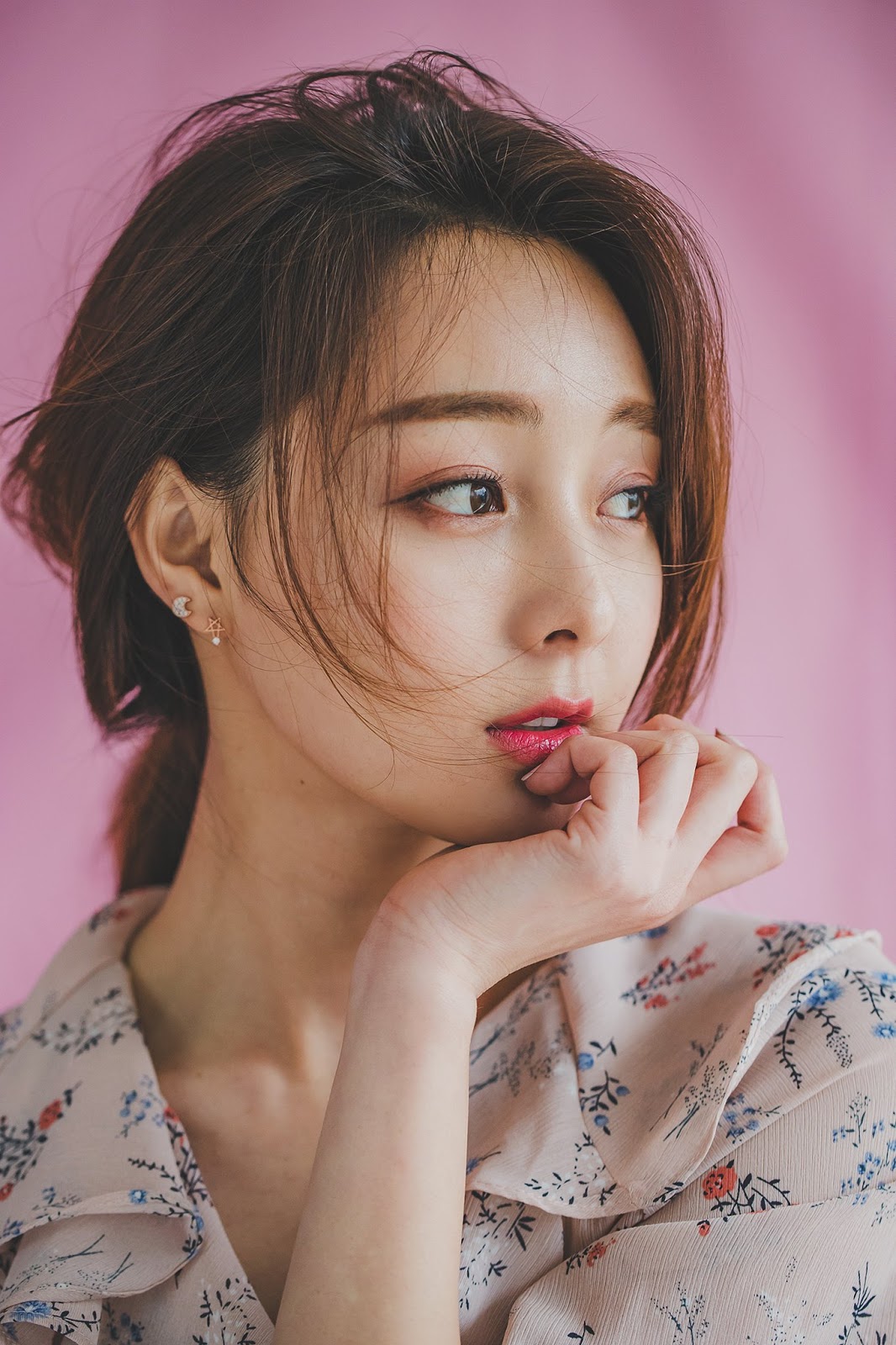  Korean  Model  Lee Jung Hyun in Photo Album April 2022 8 