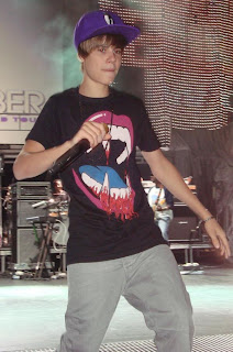 Justin Bieber dance in concert