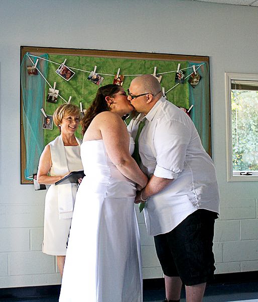 traditions wedding kiss