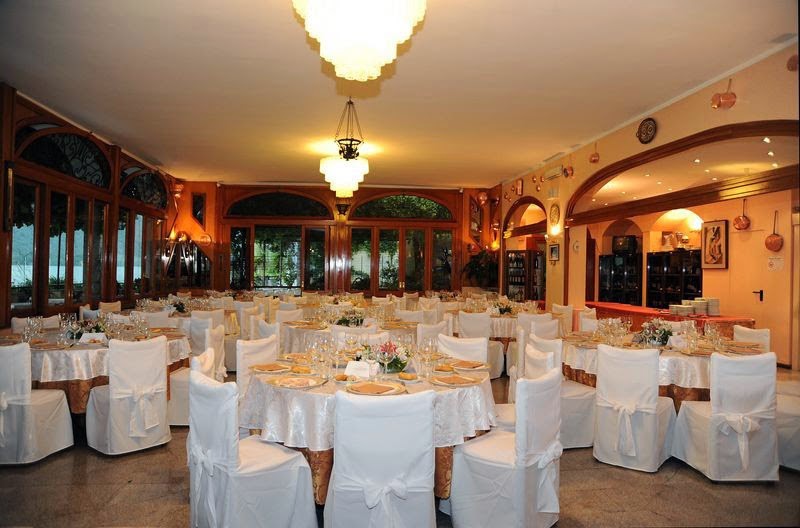 http://essenzaeventi.blogspot.it/2014/03/wedding-location-sul-lago-dorta.html#.Uy7R-1erE1c