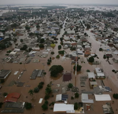  Heavy rains pound southern Brazil, resulting in over 60 deaths and over 69,000 refugees