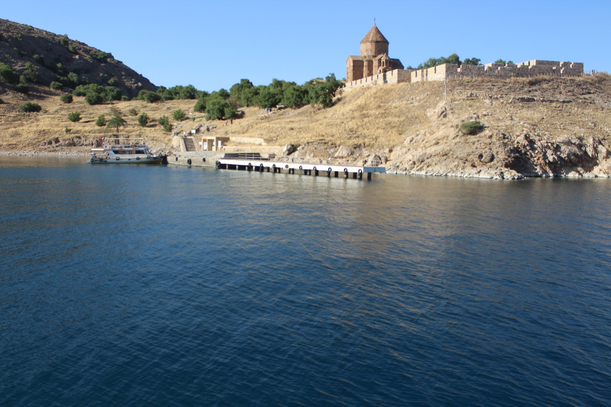 AKDAMAR KİLİSESİ