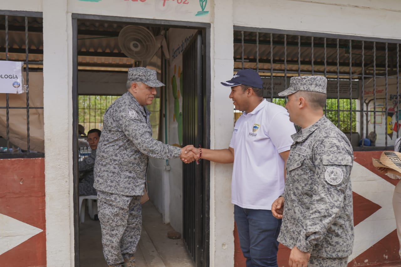 https://lanochedelarcoiris.blogspot.com/Fuerza Aérea Colombiana (FAC) realizó brigada de salud en la comunidad indígena wayuu de Aujero