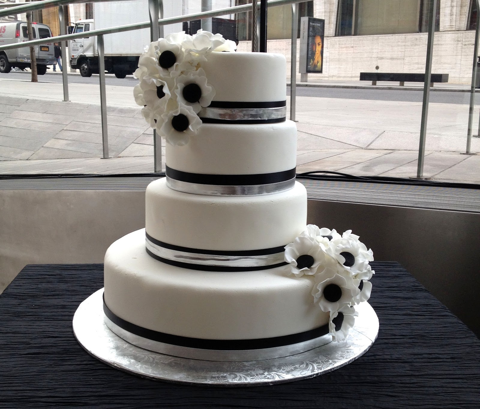 Black and White Wedding Cake