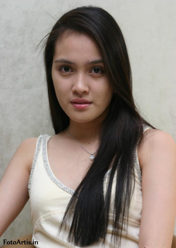 Gambar Seksi Artis Shandy Aulia